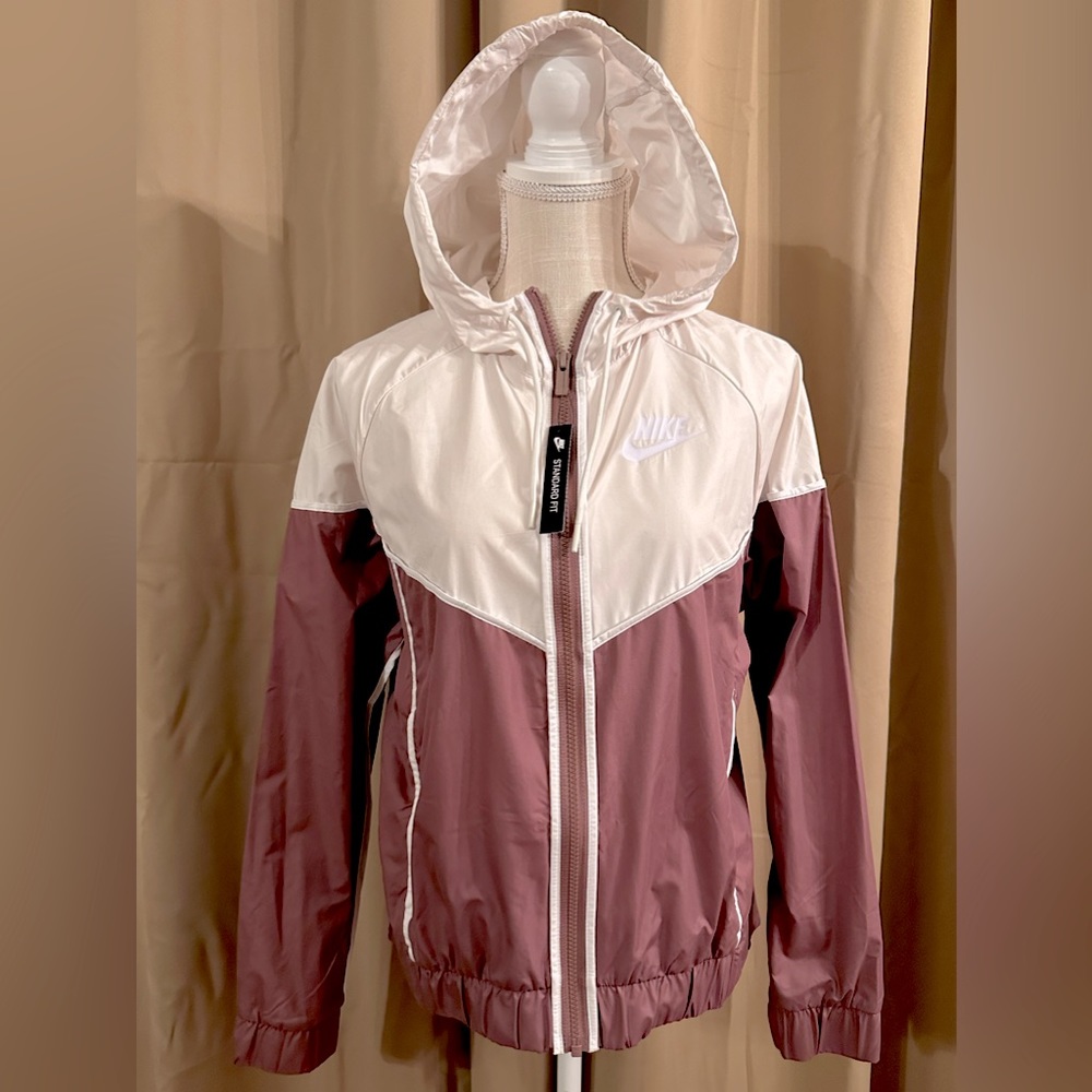Nike Women’s Windrunner Jacket